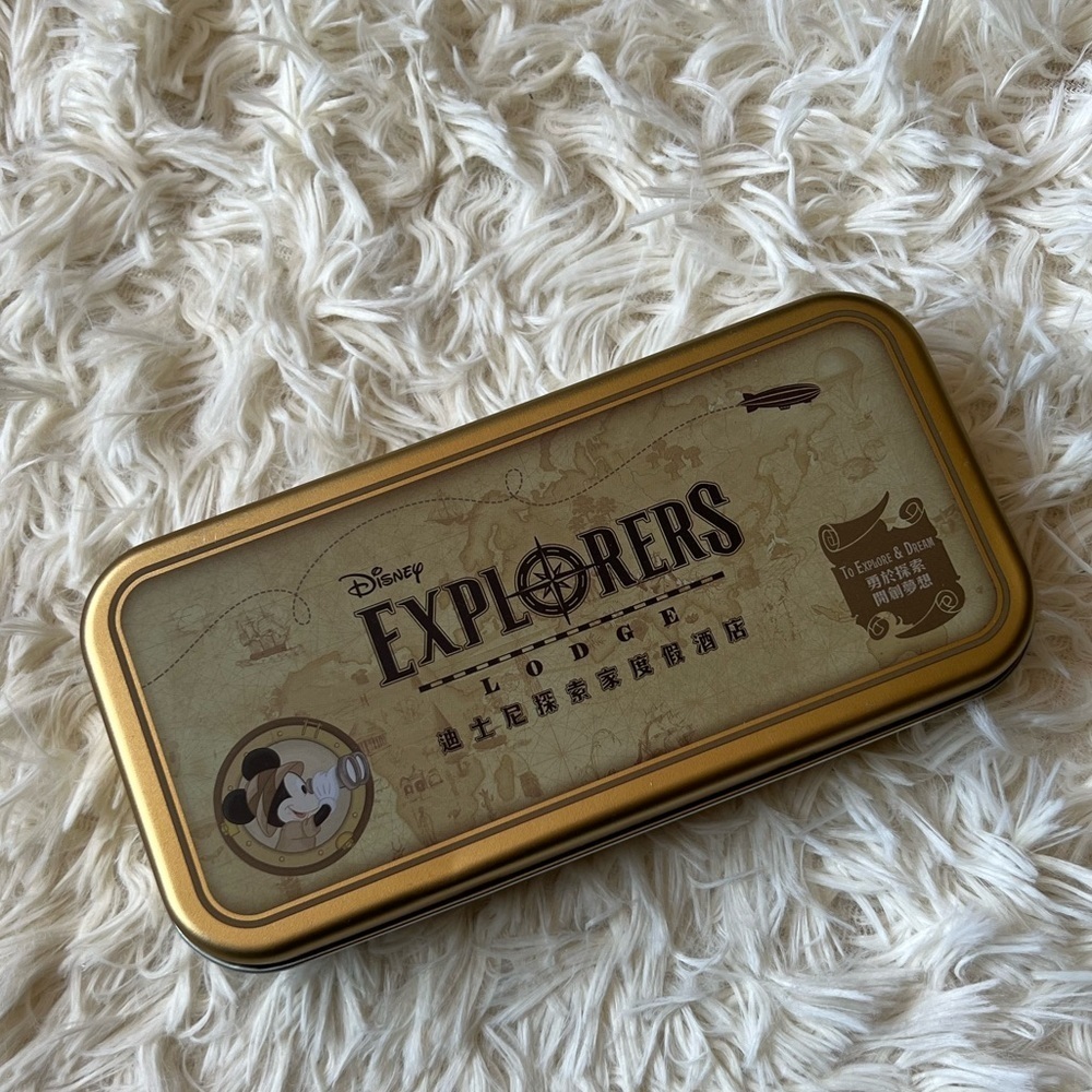 Disney Explorers Amenity Kit Hong Kong Disney New‎ in tin
